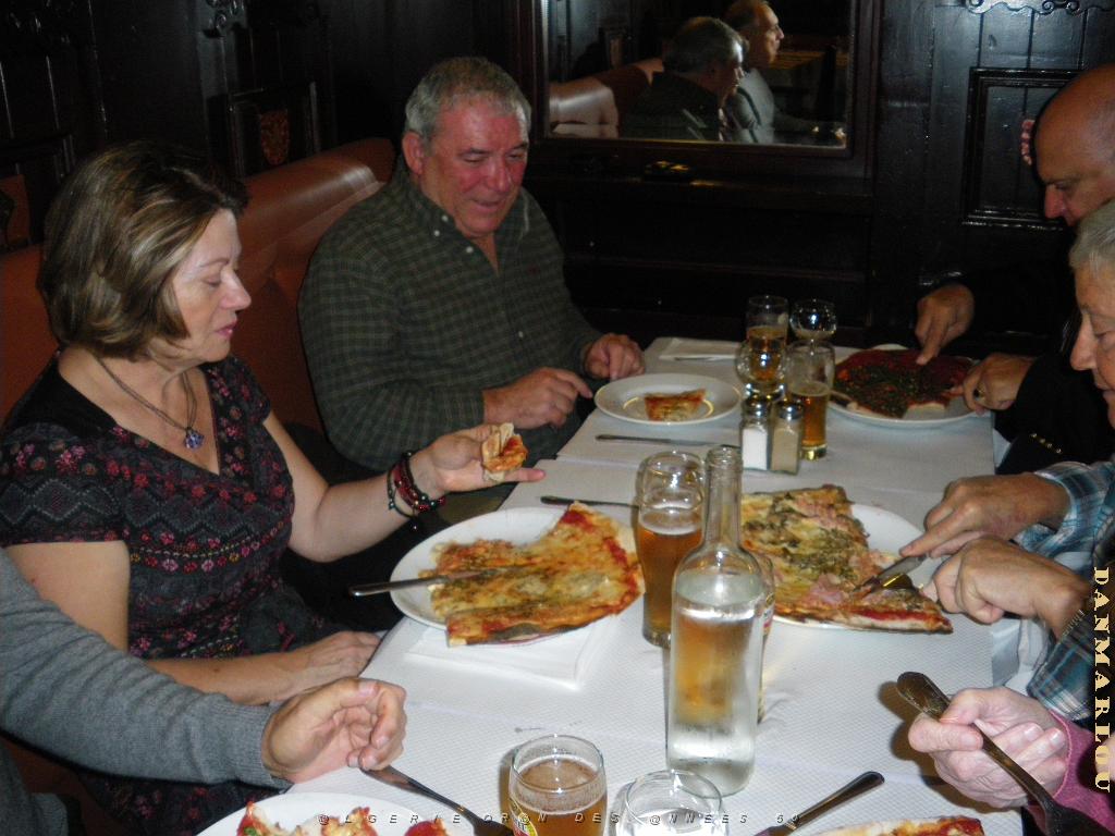 a la taverne  nice.JPG